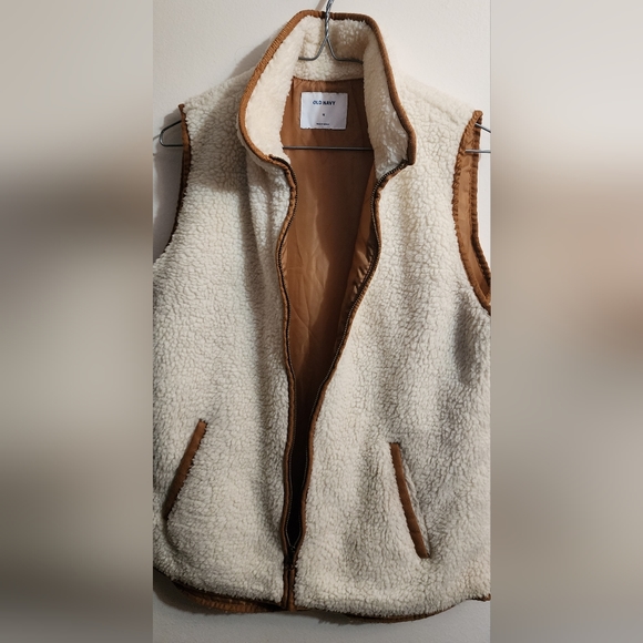 ** DONATED ** Sherpa Vest - Picture 2 of 3